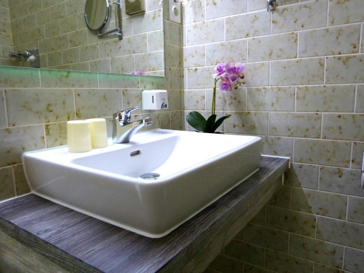 Hotel Wurms ดุสเซลดอร์ฟ ภายนอก รูปภาพ