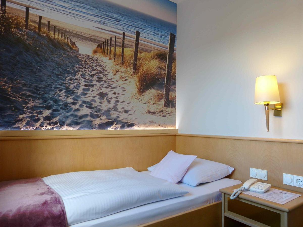 Hotel Wurms ดุสเซลดอร์ฟ ภายนอก รูปภาพ
