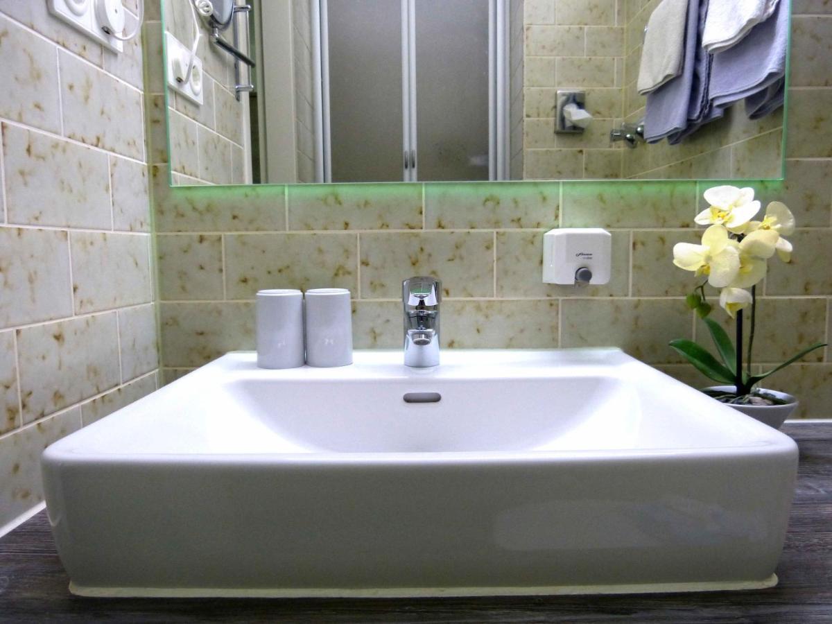 Hotel Wurms ดุสเซลดอร์ฟ ภายนอก รูปภาพ
