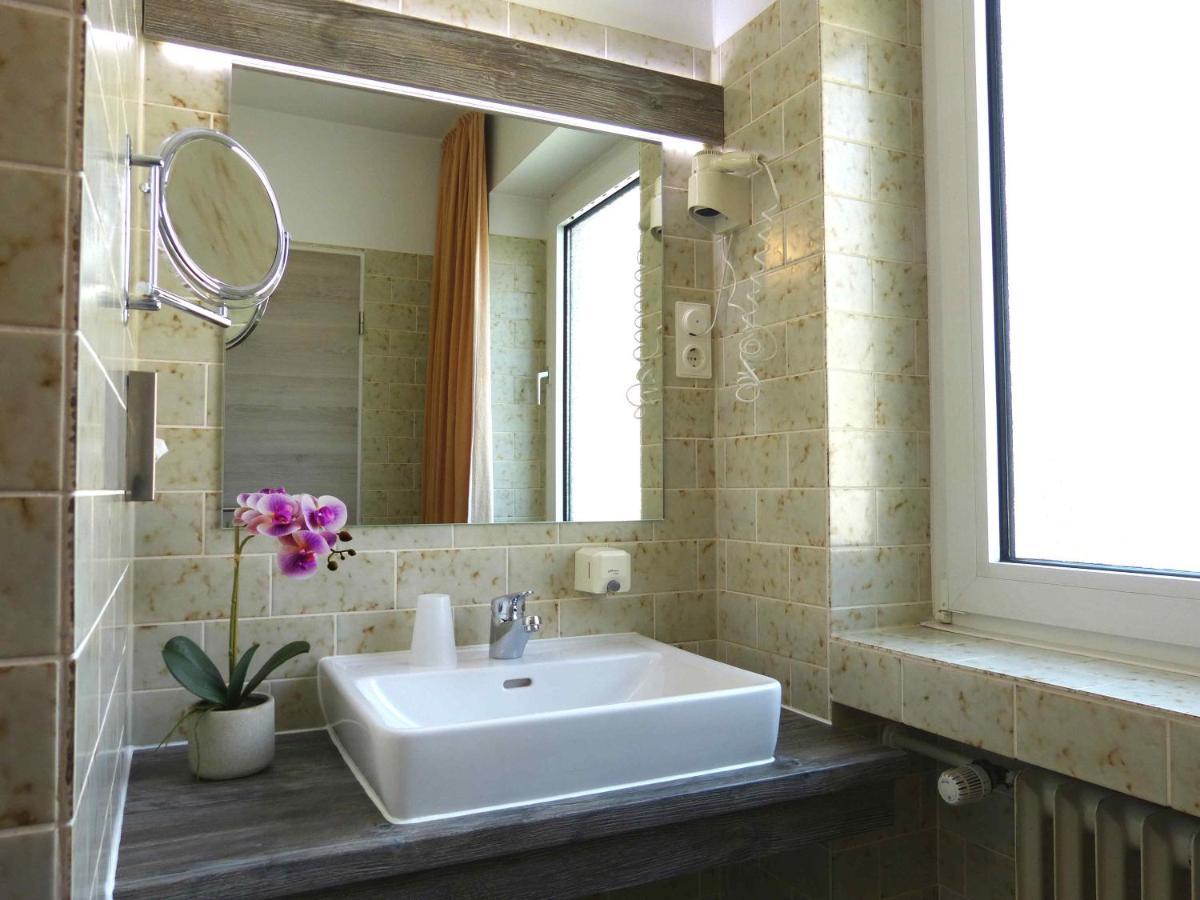 Hotel Wurms ดุสเซลดอร์ฟ ภายนอก รูปภาพ